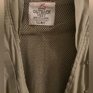 OUTDOORSMAN! ROTHCO OUTBACK VEST. MULTIPLE POCKETS, STONEWASH CANVAS.